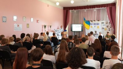 В Ужгородському ліцеї №9 пройшла зустріч у рамках проєкту "Герої серед нас"
