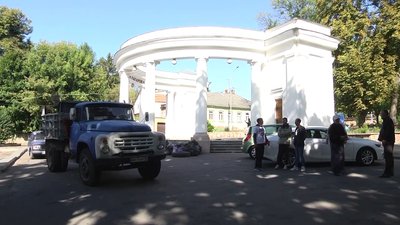 У Всесвітній день прибирання житомиряни збирали сміття у парках та на стихійних сміттєзвалищах