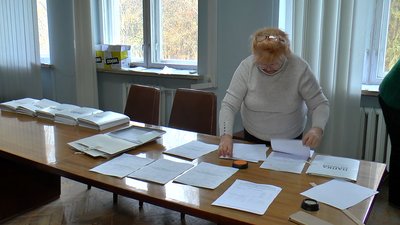 У Полтаві виборчі комісії отримали бюлетені для повторного голосування