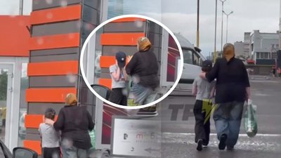 Змушувала онука займатися жебрацтвом біля Чудо маркета у Харкові