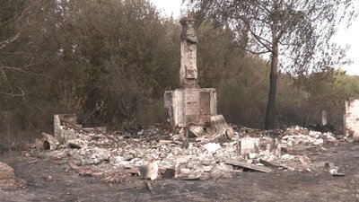 Обгорілі підошви і дзвінки шахраїв: волонтерка про атмосферу у згорілому селі на Харківщині Обгорілі підошви і дзвінки шахраїв: волонтерка про атмосферу у згорілому селі на Харківщині