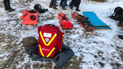 На Чорногірському хребті триває спільний зимовий навчально-тренувальний збір рятувальників На Чорногірському хребті триває спільний зимовий навчально-тренувальний збір рятувальників