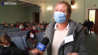 У Житомирі не вистачило конвертів – бюлетені пакували в листки паперу, вирвані з зошитів У Житомирі не вистачило конвертів – бюлетені пакували в листки паперу, вирвані з зошитів