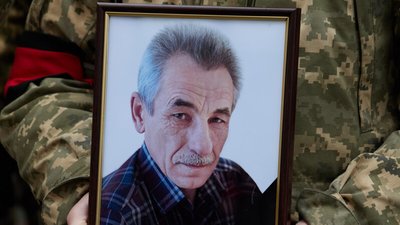 У Луцьку попрощалися з двома загиблими військовослужбовцями У Луцьку попрощалися з двома загиблими військовослужбовцями