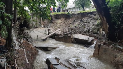 На Львівщині через дощі підтопило село На Львівщині через дощі підтопило село