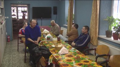 Наркотики і алкоголь: на Вінниччині людям із залежностями допомагає подружжя з Америки