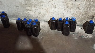 Поліція, фальсифікат, спирт, алкоголь, дві тонни продукції, підпільний цех Поліція, фальсифікат, спирт, алкоголь, дві тонни продукції, підпільний цех