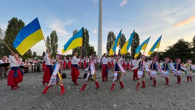 День Незалежності в Ужгороді почали відзначати «Молитвою за Україну»