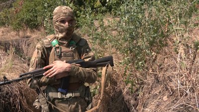 Тренування навчання бійці передова штурм зброя Донецька область Тренування навчання бійці передова штурм зброя Донецька область