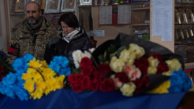 "Якщо не дасте повістку, я тут намет поставлю". У Сумах попрощалися з захисником Русланом Іваненком "Якщо не дасте повістку, я тут намет поставлю". У Сумах попрощалися з захисником Русланом Іваненком