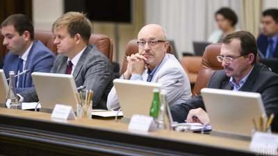 Олексій Резніков: "Про обмін ми домовляємося не з бойовиками, а з росіянами" Олексій Резніков: "Про обмін ми домовляємося не з бойовиками, а з росіянами"