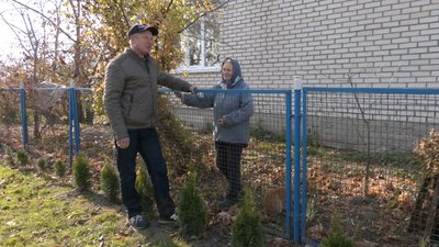 "Кизиловий король": волинянин 40 років вирощує фрукти і ягоди "Кизиловий король": волинянин 40 років вирощує фрукти і ягоди
