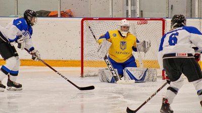 Вікторія Ткаченко жіноча збірна України з хокею Вікторія Ткаченко жіноча збірна України з хокею