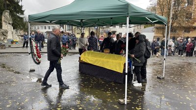 Прощання із загиблим військовим