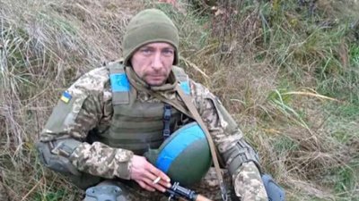 Квіти пам'яті: після загибелі брата волинянка створює атласні композиції, які ставлять на могилах бійців Квіти пам'яті: після загибелі брата волинянка створює атласні композиції, які ставлять на могилах бійців
