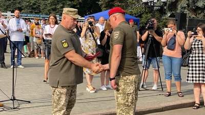 Парад військових: у місті на Волині зустріли бійців 14 ОМБР