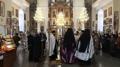 Панахида за загиблим бійцем у Свято-Успенському соборі Полтави. Панахида за загиблим бійцем у Свято-Успенському соборі Полтави.