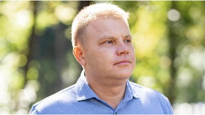 У масках та з автоматами: до мера Білгорода-Дністровського приїхали представники ДБР