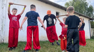 Тренування з рукопаш гопака Тренування з рукопаш гопака
