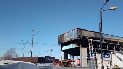 У Харкові біля метро горів дах недобудови У Харкові біля метро горів дах недобудови