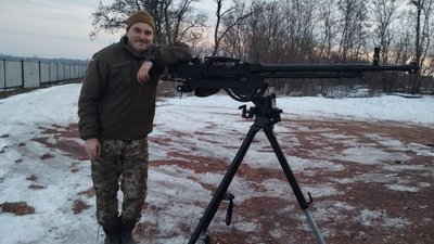 "Хочу жити й творити": боєць Тарас Пилипчук з Тернопільщини пише пісні на передовій "Хочу жити й творити": боєць Тарас Пилипчук з Тернопільщини пише пісні на передовій