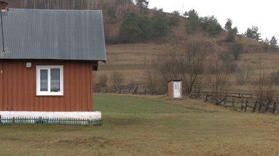 Учні 17 шкіл на Львівщині користуються туалетами надворі Учні 17 шкіл на Львівщині користуються туалетами надворі