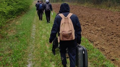 Виїзд чоловіків, які мають робочу візу країни ЄС. Що кажуть в МВС