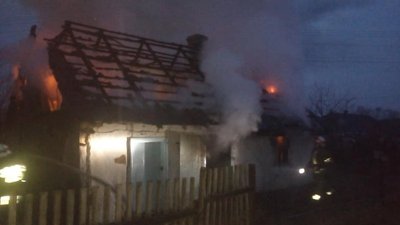 Прикарпатські рятувальники ліквідували пожежу житлового будинку Прикарпатські рятувальники ліквідували пожежу житлового будинку