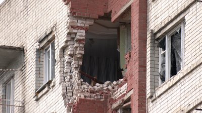 "Зовні зробили, а всередині розходяться стіни": як ремонтують гуртожиток в мікрорайоні Бобровиця у Чернігові "Зовні зробили, а всередині розходяться стіни": як ремонтують гуртожиток в мікрорайоні Бобровиця у Чернігові