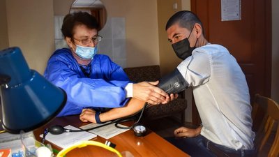 У Вінниці патрульних почали щеплювати вакциною CoronaVac