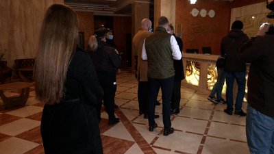 Показовий рейд. Як керівники Рівненщини і Нацполіції області перевіряли сертифікати і тести Показовий рейд. Як керівники Рівненщини і Нацполіції області перевіряли сертифікати і тести