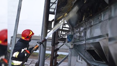 У Чернігівському районі в зерносушарці згоріло 15 тонн насіння соняшника У Чернігівському районі в зерносушарці згоріло 15 тонн насіння соняшника