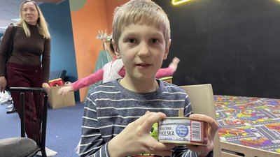 Окопні свічки та ляльки для ЗСУ. У Миколаєві організували дитячий майстер-клас Окопні свічки та ляльки для ЗСУ. У Миколаєві організували дитячий майстер-клас