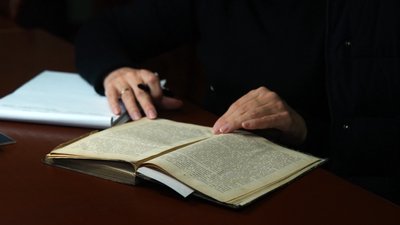 Книги з психології, історія та жіночі романи: як змінилась культура читання в Одесі під час повномасштабної війни