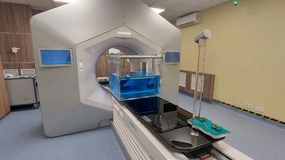 У Сумському онкодиспансері запрацював лінійний прискорювач, який дозволить точніше опромінювати пухлини
