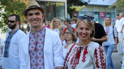 МОЗ просить дотримуватися правил карантину, святкуючи День Незалежності
