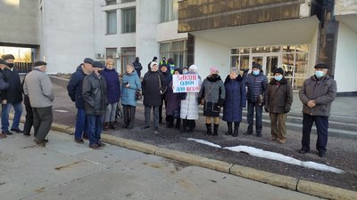 У Сумах мітингують працівники заводу Фрунзе У Сумах мітингують працівники заводу Фрунзе