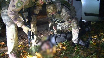 Катували та вимагали неіснуючий борг: на Вінниччині поліція затримала злочинну групу Катували та вимагали неіснуючий борг: на Вінниччині поліція затримала злочинну групу