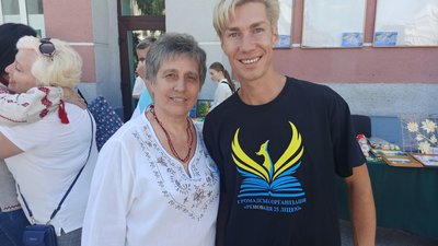"Віват, ліцей 25" – у Житомирі на Михайлівській провели благодійну акцію "Віват, ліцей 25" – у Житомирі на Михайлівській провели благодійну акцію