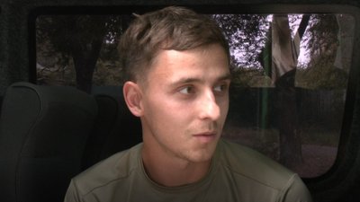 "Хтось же це повинен робити". Музикант з Дніпра евакуює людей з "гарячих" точок Донеччини