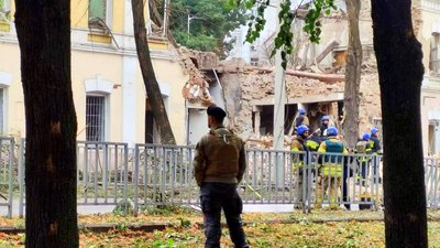 Кількість поранених внаслідок ракетного удару по середмістю Дніпра збільшилася до трьох