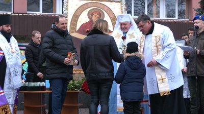 Молебень, нагороди воїнам, виставка: як в Івано-Франківську відзначили День Соборності України Молебень, нагороди воїнам, виставка: як в Івано-Франківську відзначили День Соборності України