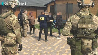 На Рівненщині – обшуки в організаторів "бурштинового бізнесу"