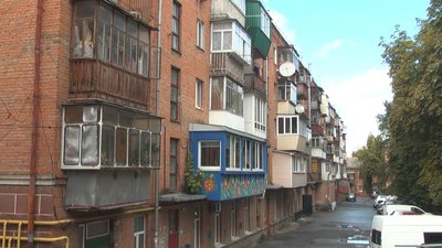 Електропроводка в старих будинках не витримує навантажень, адже нова техніка потребує більшої потужності в мережі. Електропроводка в старих будинках не витримує навантажень, адже нова техніка потребує більшої потужності в мережі.