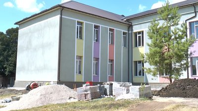 Школа в селі Ланна Карлівського району Школа в селі Ланна Карлівського району