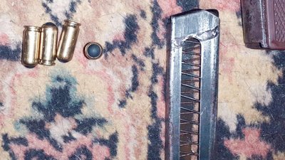 На Прикарпатті поліцейські вилучили у чоловіка наркотики, зброю і боєприпаси На Прикарпатті поліцейські вилучили у чоловіка наркотики, зброю і боєприпаси