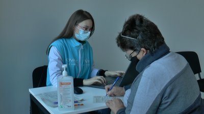 Охочі провакцинуватися у центрі "Дія. Бізнес" у Полтаві повинні мати із собою паспорт, ідентифікаційний код Охочі провакцинуватися у центрі "Дія. Бізнес" у Полтаві повинні мати із собою паспорт, ідентифікаційний код