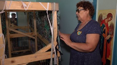 Замість богослужінь – сіткоплетіння: у черкаській каплиці працюють волонтери Замість богослужінь – сіткоплетіння: у черкаській каплиці працюють волонтери