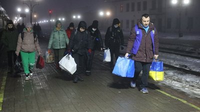 Переселенці, Івано-Франківськ, вокзал, волонтер, евакуація