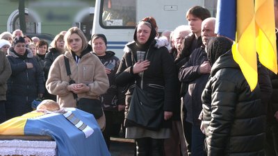 Рятував побратимів: у Рівному попрощалися з Валентином Данчуком